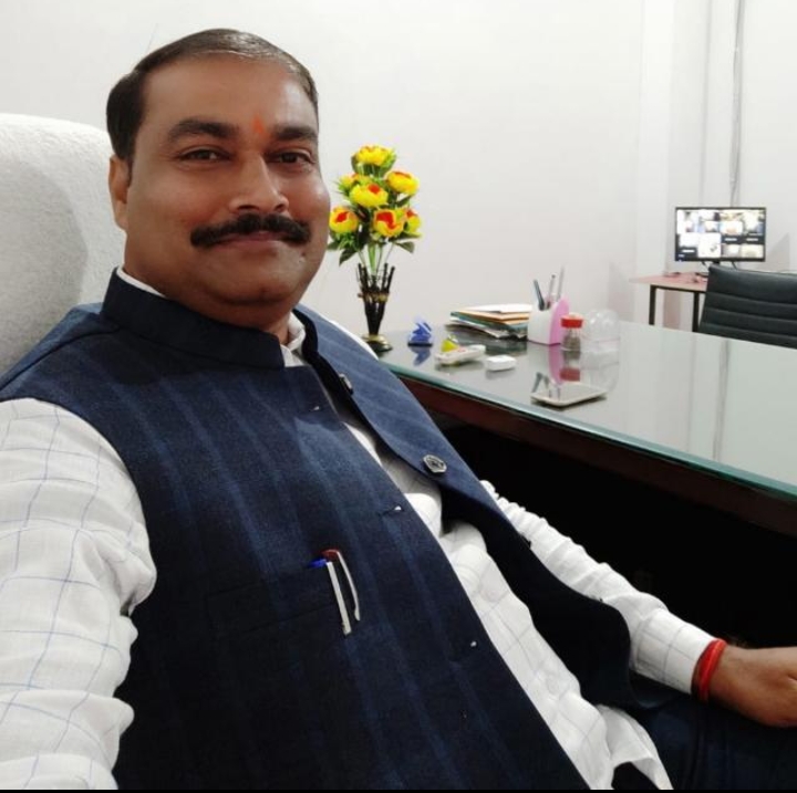 https://svsspgcollege.in/wp-content/uploads/2023/10/प्रबन्धक-श्री-सन्तोष-कुमार-तिवारी.jpg